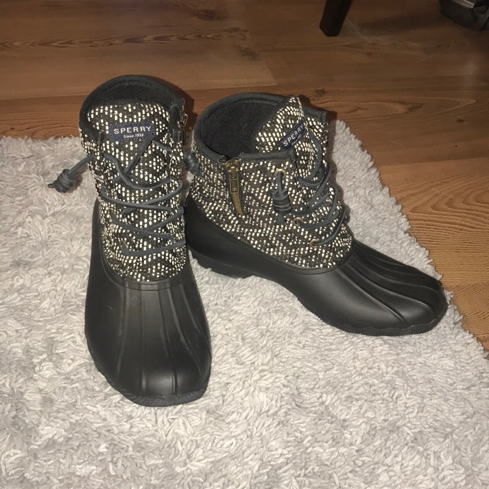 Duck boots